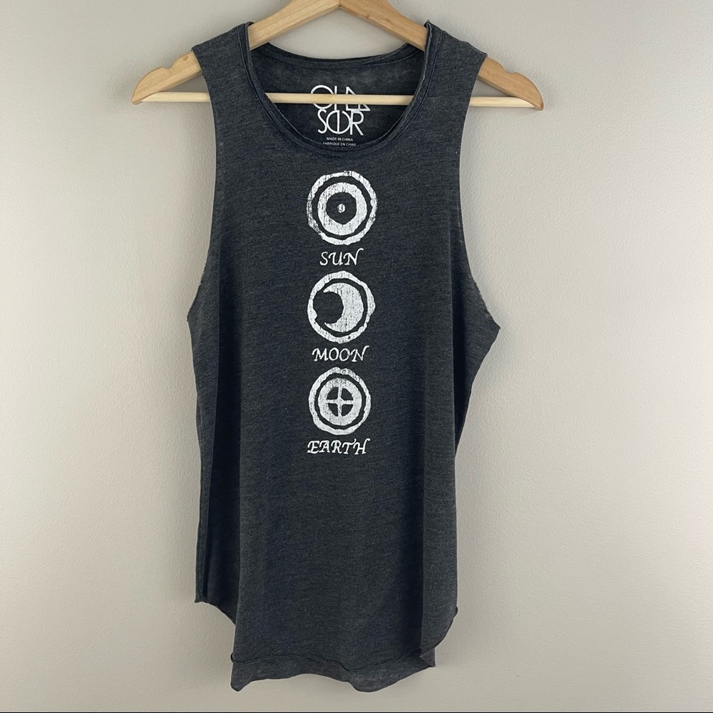 CHASER Heathered Black White Sun Moon Earth Raw Hem Graphic Muscle Tee Tank Top